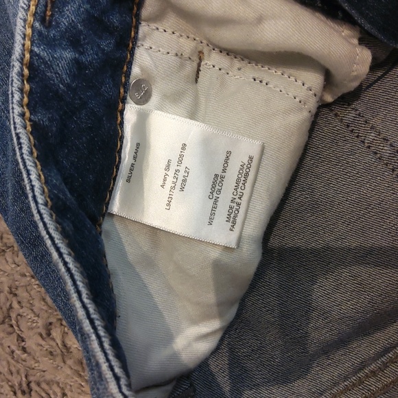 Silver Jeans Avery High Rise Slim Leg Jeans - Picture 8 of 10